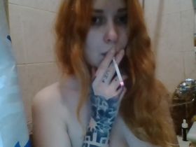 Рыженькая Девушка Курящая Сигарету, Занимается Минетом И Доводит Партнёра До Оргазма Смотреть